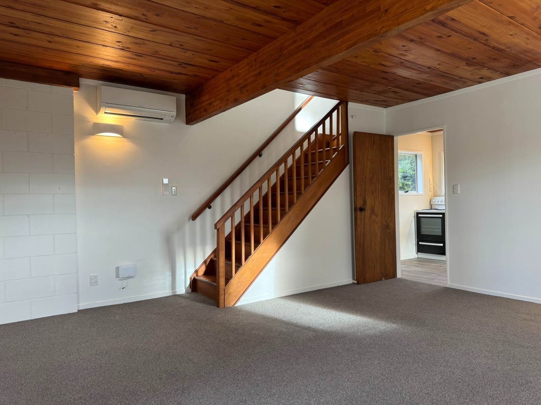 2/42 Fir Street, Waterview, Auckland - Carousel 1