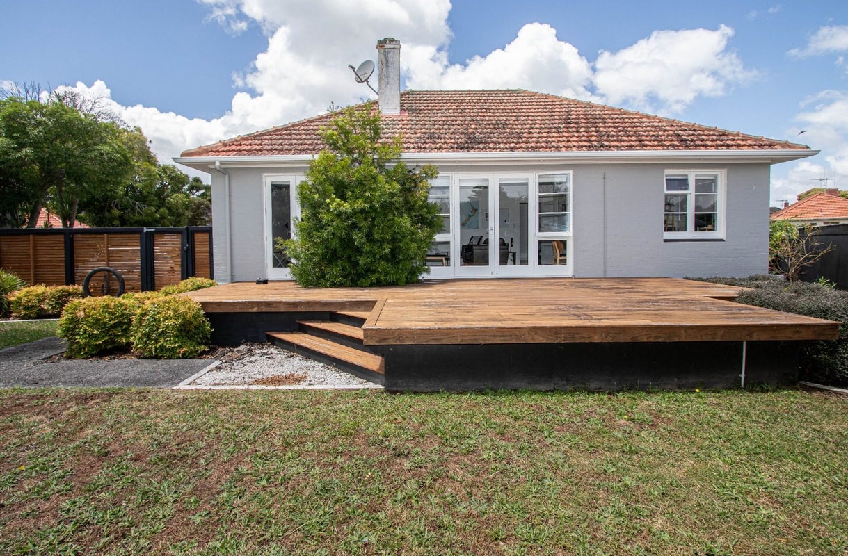 33 Galway Avenue, Hamilton East, Hamilton - Carousel 2