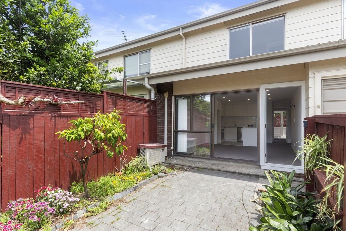 4/1 Almorah Place, Epsom, Auckland - Carousel 2