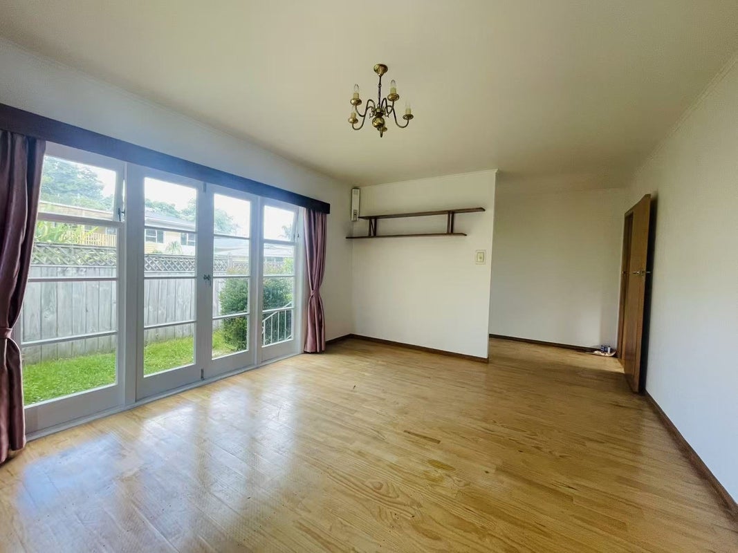 70 Lake Road, Northcote, Auckland - Carousel 11