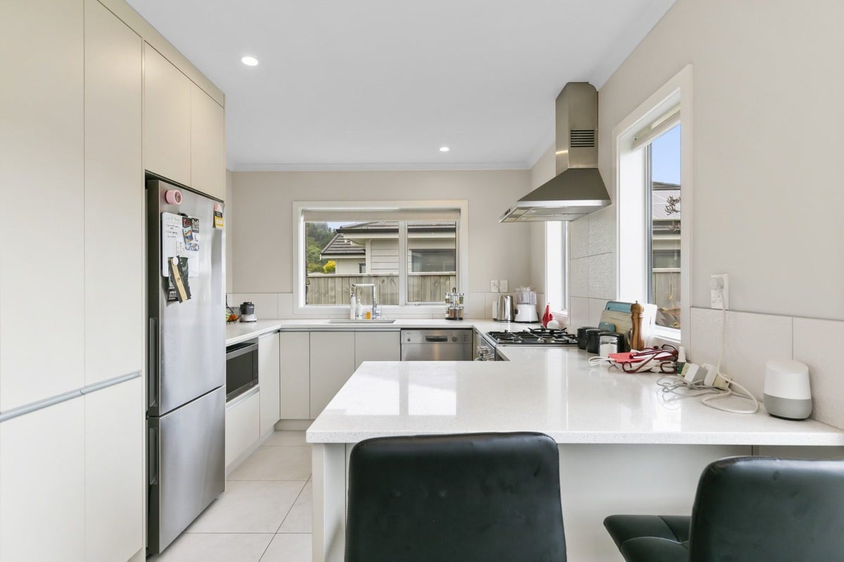 15 Henrietta Maxwell Grove, Wainuiomata, Lower Hutt - Carousel 2