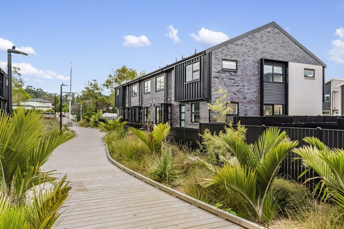 7/664 Swanson Road, Swanson, Auckland - Carousel 1