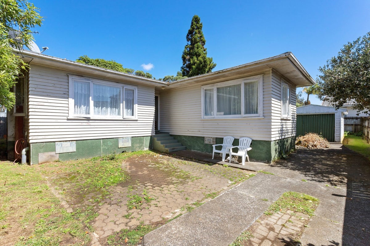 98 Archibald Road, Kelston, Auckland - Carousel 1