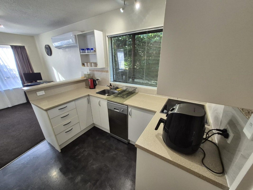2/92 North Avon Road, Richmond, Christchurch - Carousel 2
