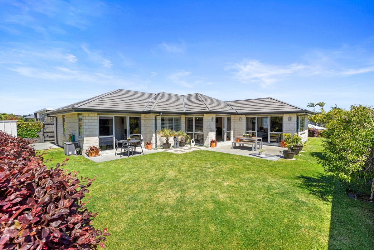 10 Montia Close, Papamoa, Tauranga, Bay Of Plenty - Carousel 1