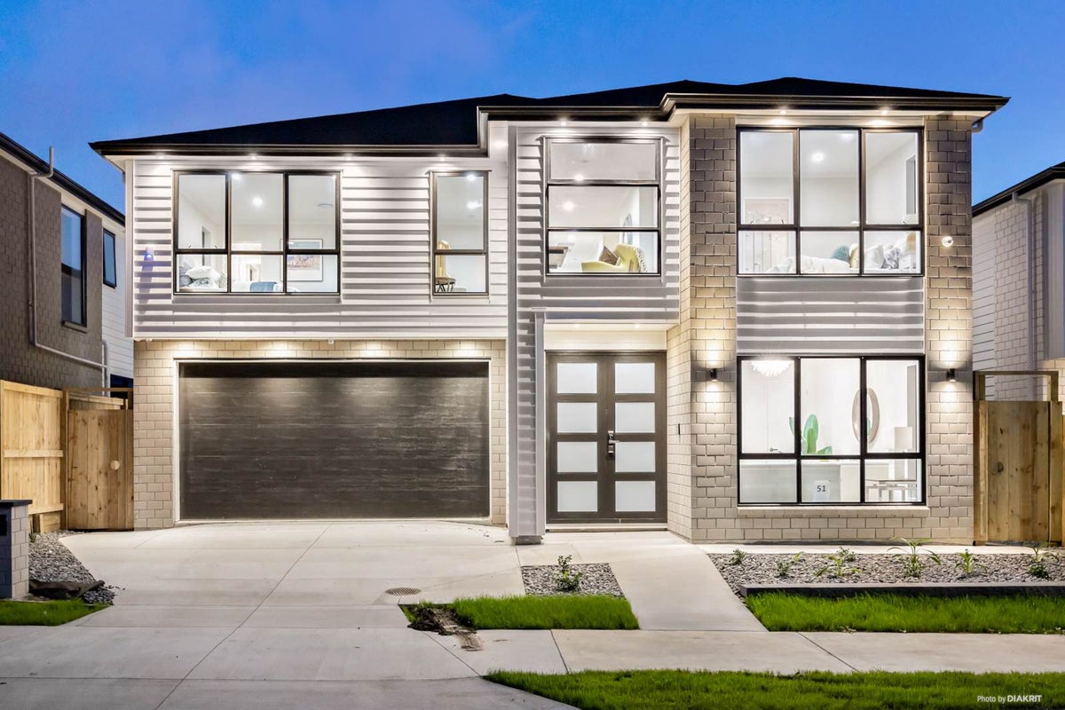 51 Bushfield Drive, Flat Bush, Auckland - Carousel 1