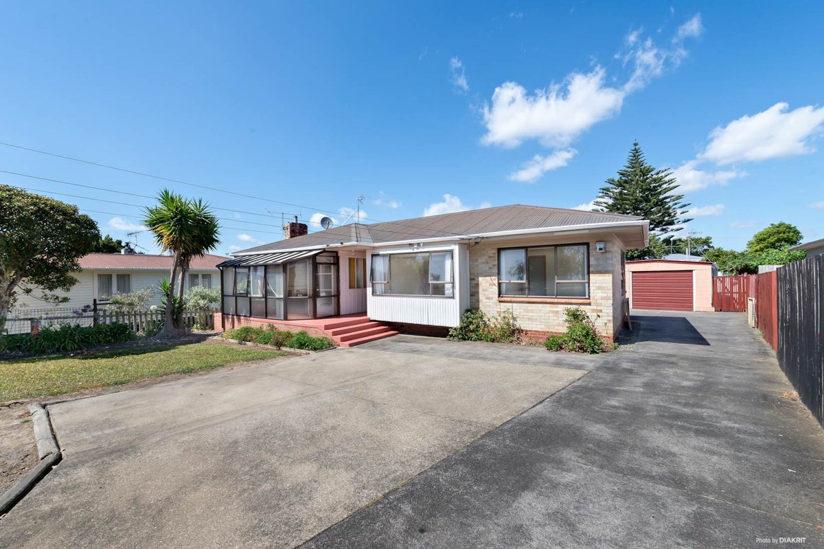 12 Totara Road, Manurewa, Auckland - Carousel 1