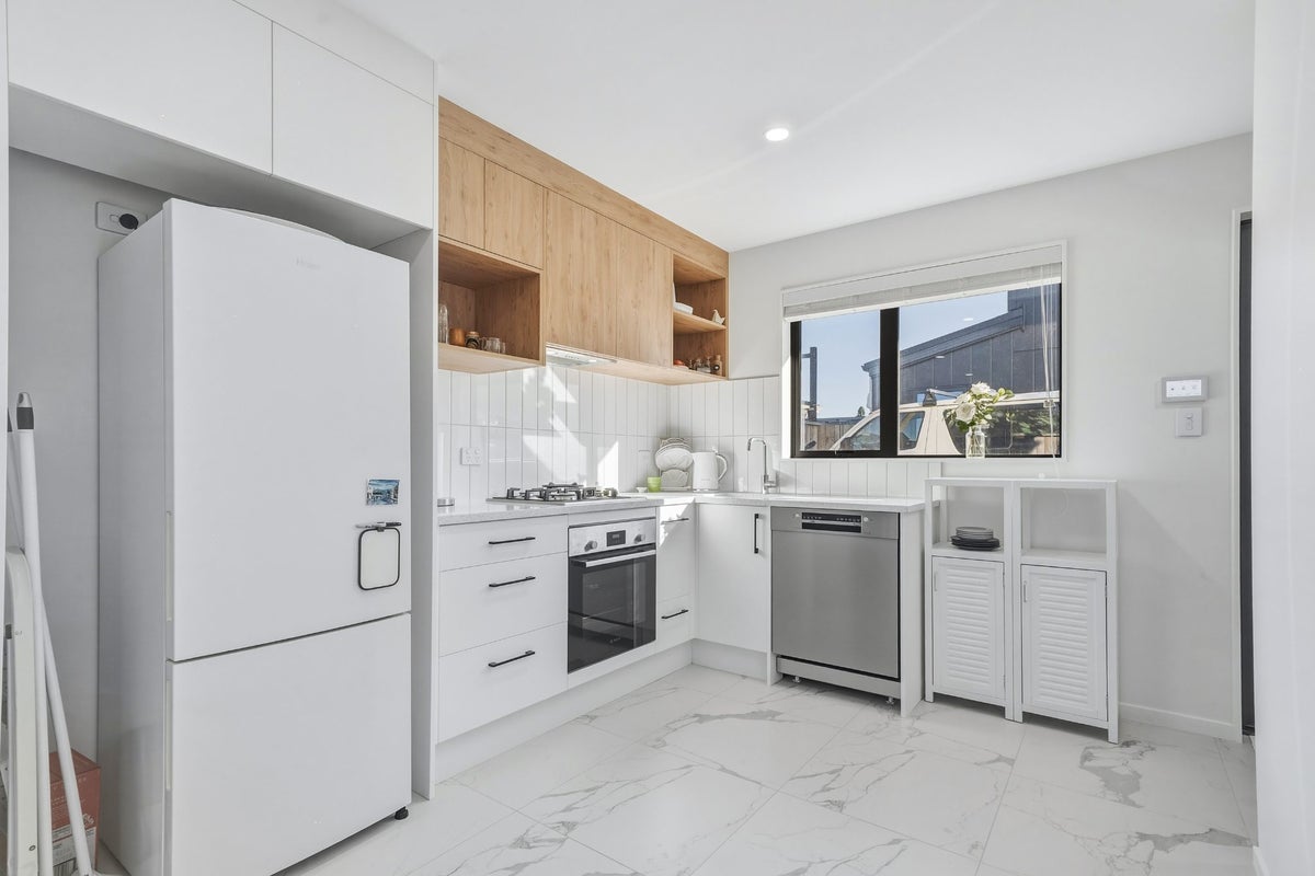 3B Tulloch Place, Conifer Grove, Papakura, Auckland - Carousel 2