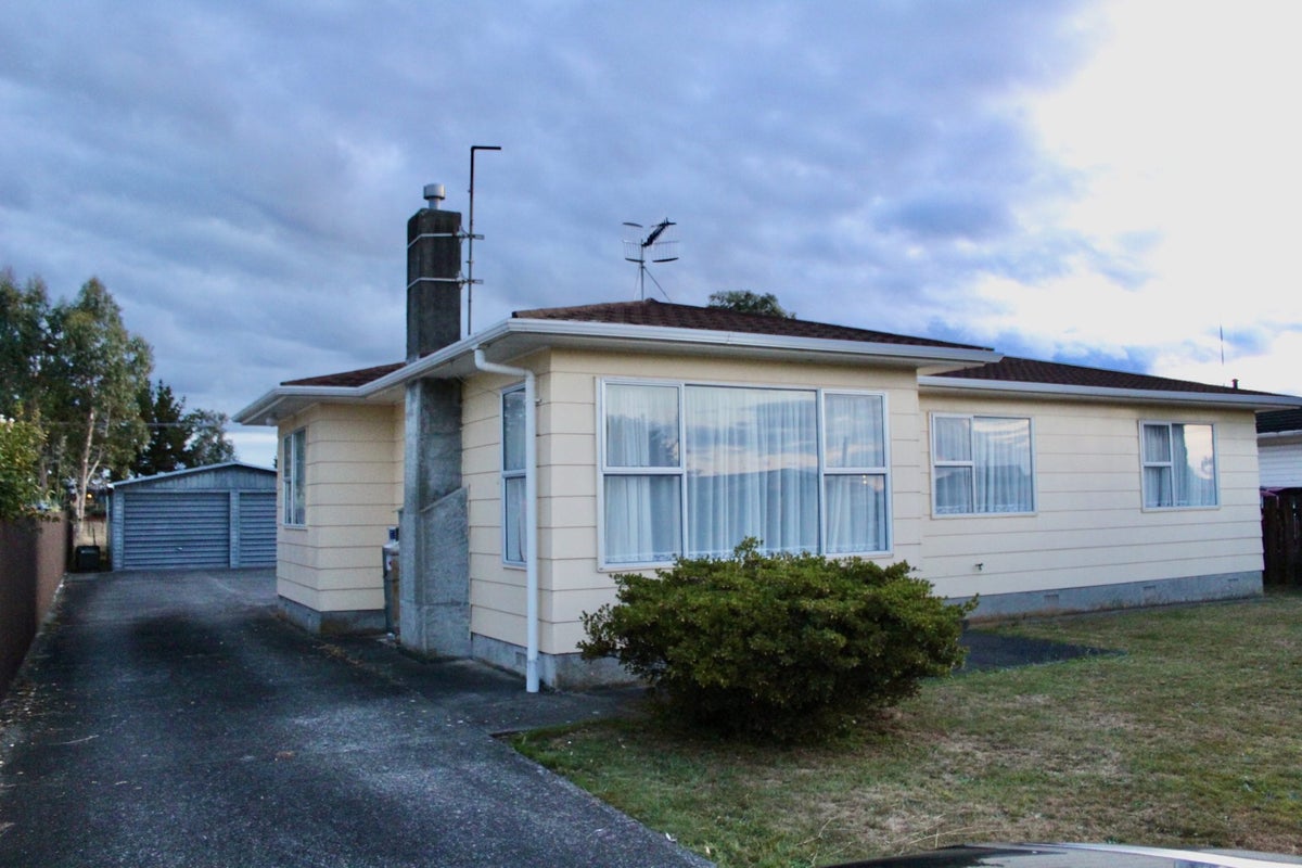 59 Strathmore Avenue, Levin, Levin - Carousel 1