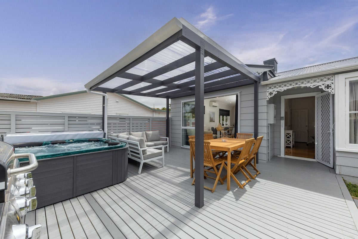 1564 Dominion Road Extension, Mount Roskill, Auckland - Carousel 18