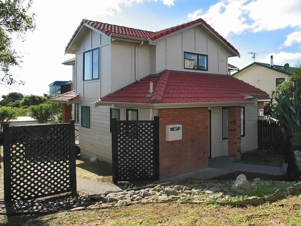 10B Coventry Close, Ascot Park, Porirua - Carousel 1