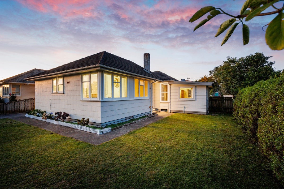 125 Limbrick Street, Terrace End, Palmerston North - Carousel 1
