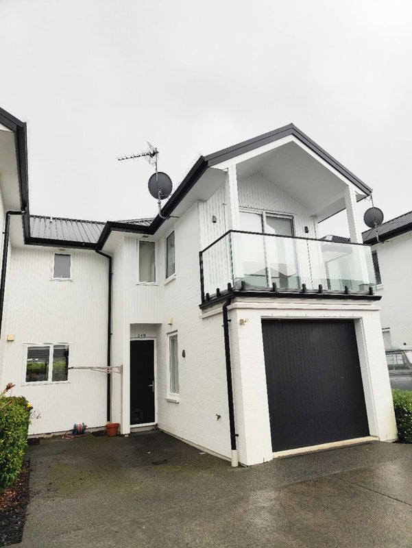 24B Lyndhurst Street, Wai o Taiki Bay, Auckland - Carousel 1
