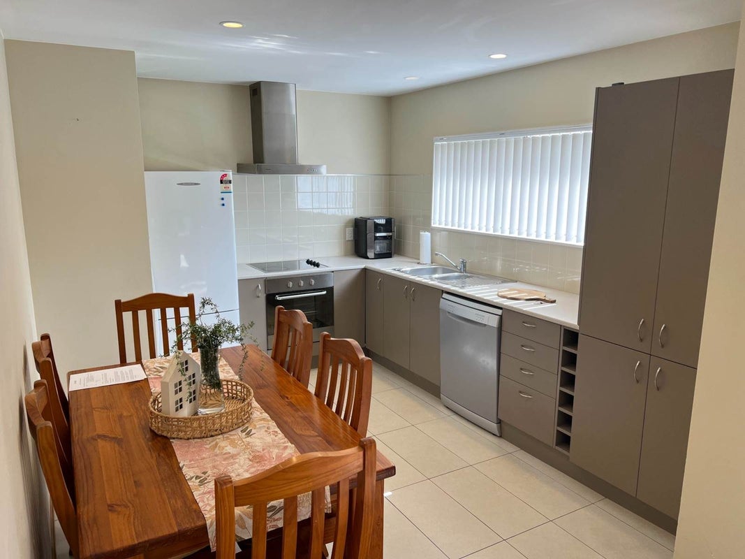 4 Tiraumea Drive, Pakuranga, Auckland - Carousel 2