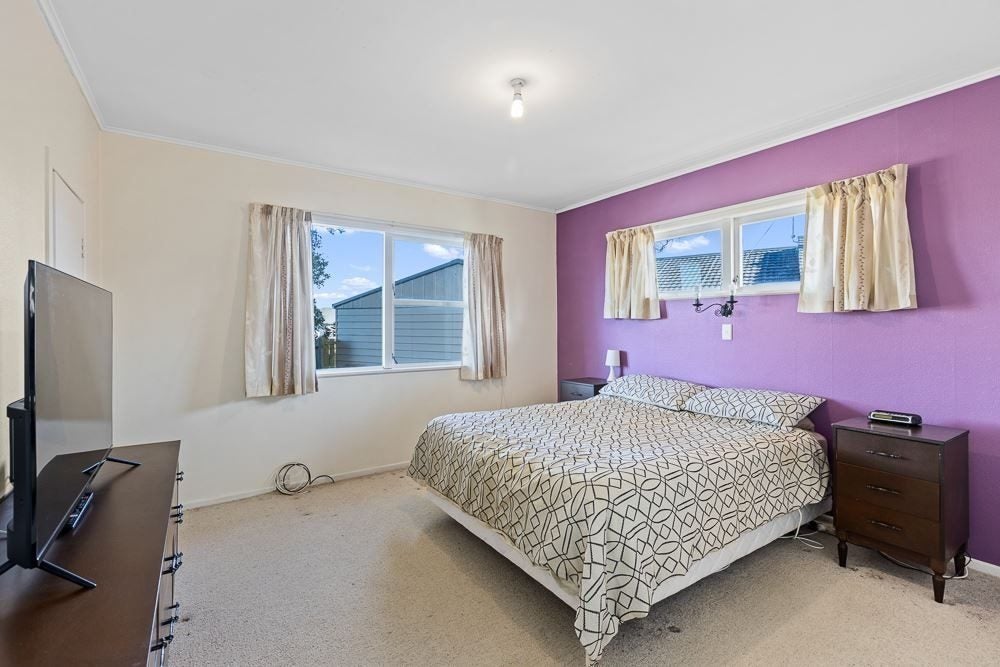6 Diana Drive, Glenfield, Auckland - Carousel 1