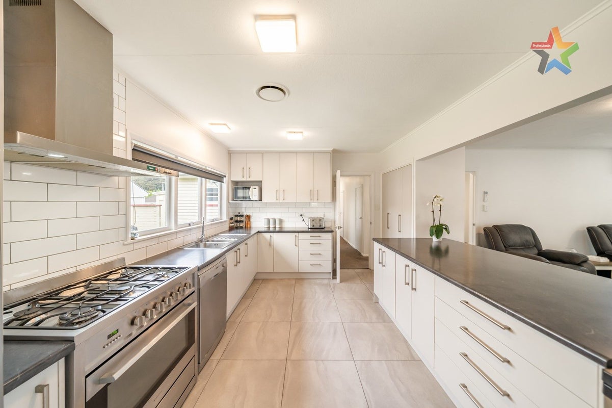 1 Arthur Street, Wainuiomata, Lower Hutt - Carousel 2