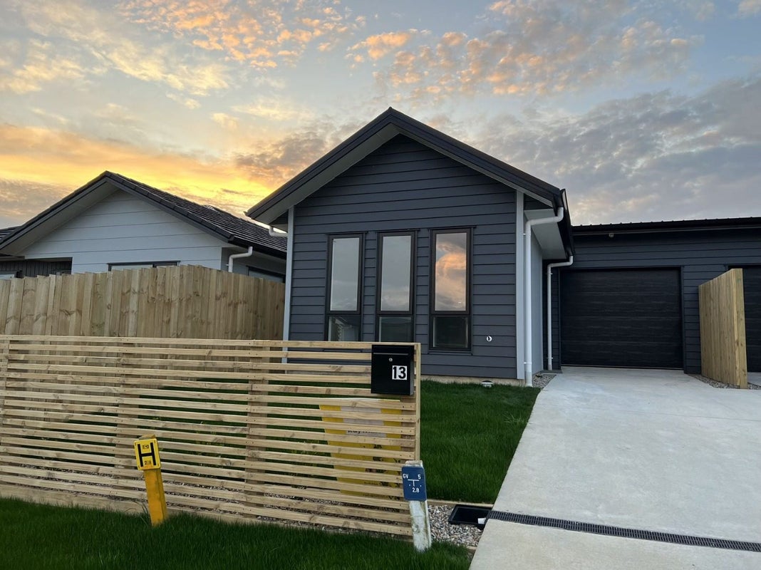 2/13 Tiro Place, Rototuna North, Hamilton - Carousel 1