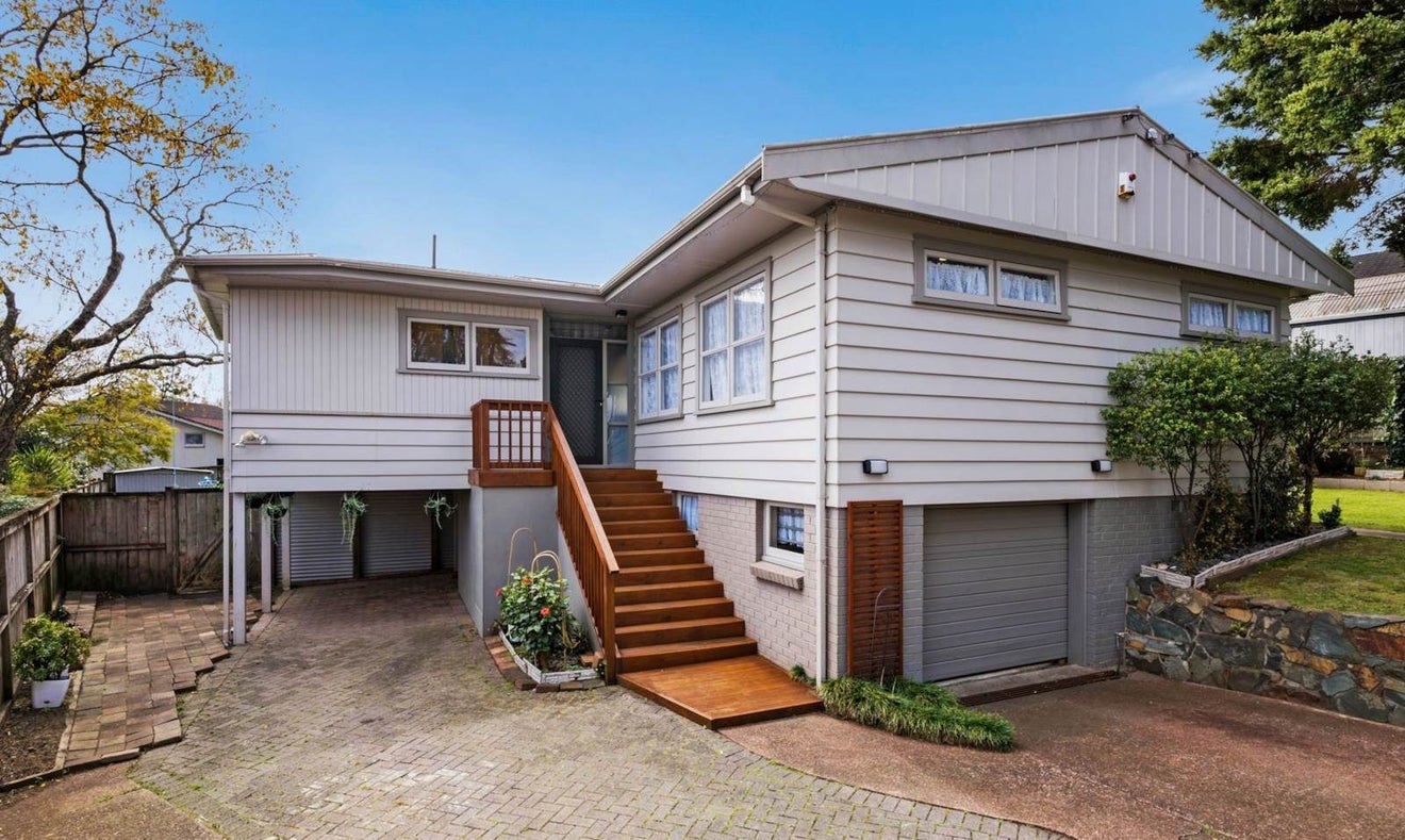 16 Red Hill Road, Papakura, Papakura, Auckland - Carousel 1