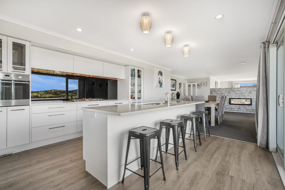 19 Seaview Crescent, Hatfields Beach, Orewa - Carousel 1