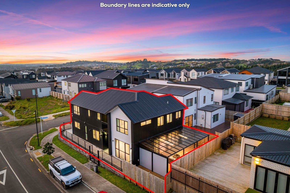 19 Southridge Road, Flat Bush, Manukau City, Auckland - Carousel 1