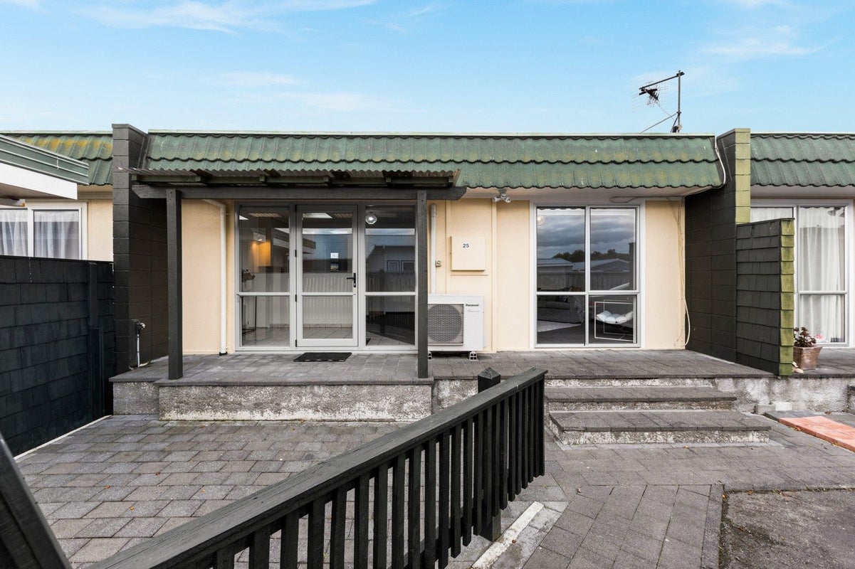 25 Liverpool Crescent, Tamatea, Napier, Hawke's Bay - Carousel 1