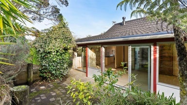 1/104 Sartors Avenue, Browns Bay, Auckland - Carousel 1