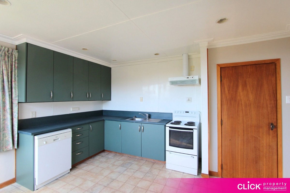 71 Oakwood Avenue, Maryhill, Dunedin - Carousel 2