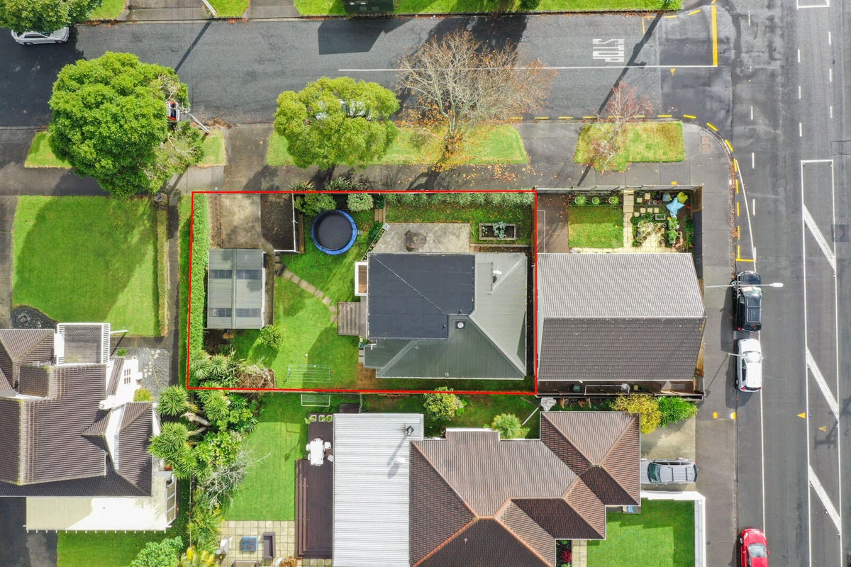 2 Wright Road, Point Chevalier, Auckland - Carousel 2