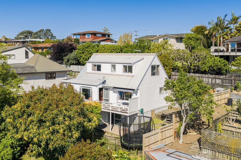 33 Brookfield Terrace, Brookfield, Tauranga - Carousel 1