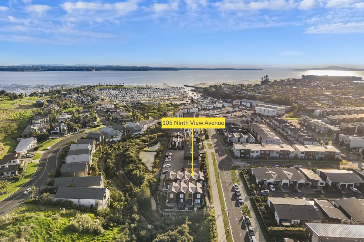 105 Ninth View Avenue, Beachlands, Auckland - Carousel 1