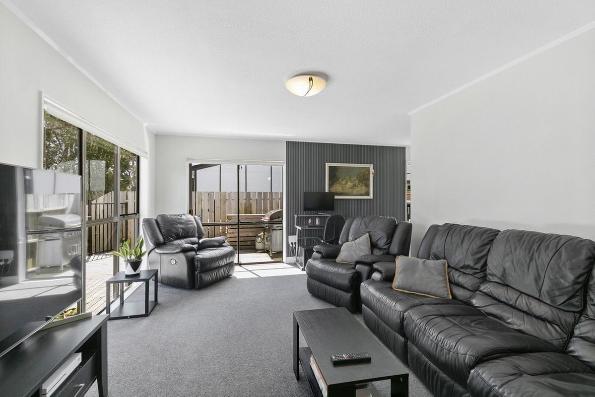 26 Tobago Crescent, Grenada North, Wellington - Carousel 2