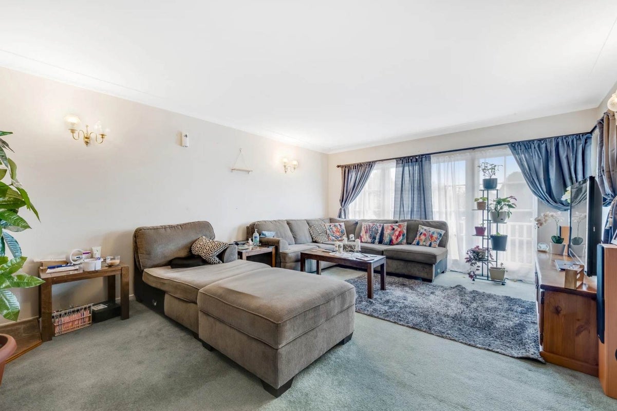11 Fratley Avenue, Farm Cove, Auckland - Carousel 2