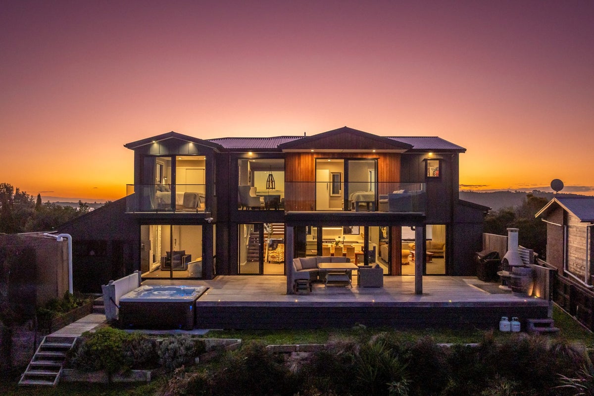 46 Kennedy Point Road, Surfdale, Waiheke Island, Auckland - Carousel 50