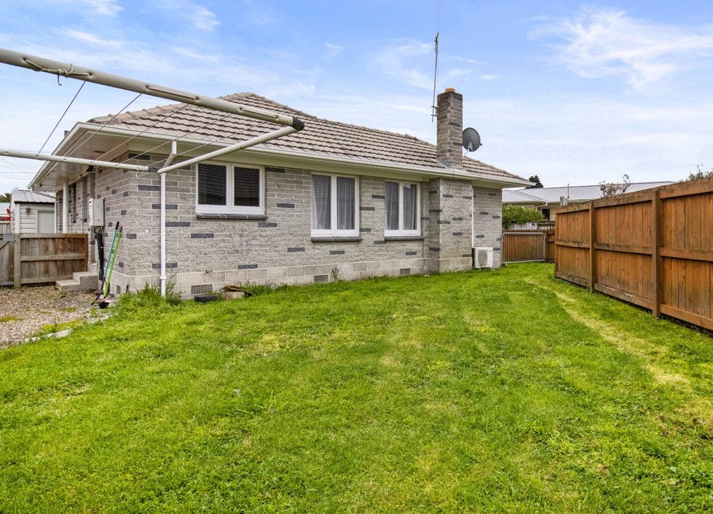 22 Fenwick Crescent, Hillcrest, Hamilton - Carousel 11