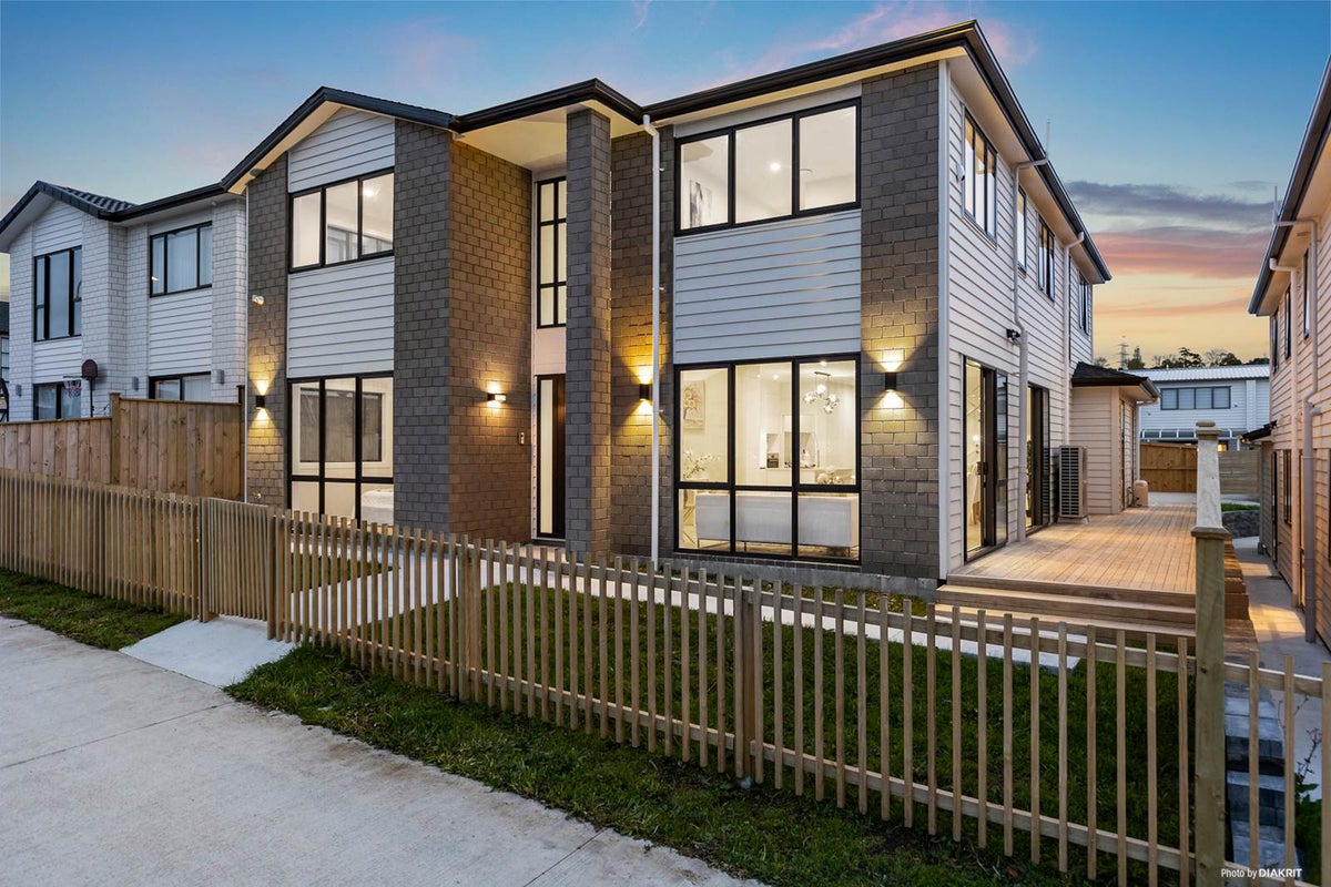 99 Thomas Road, Flat Bush, Auckland - Carousel 2
