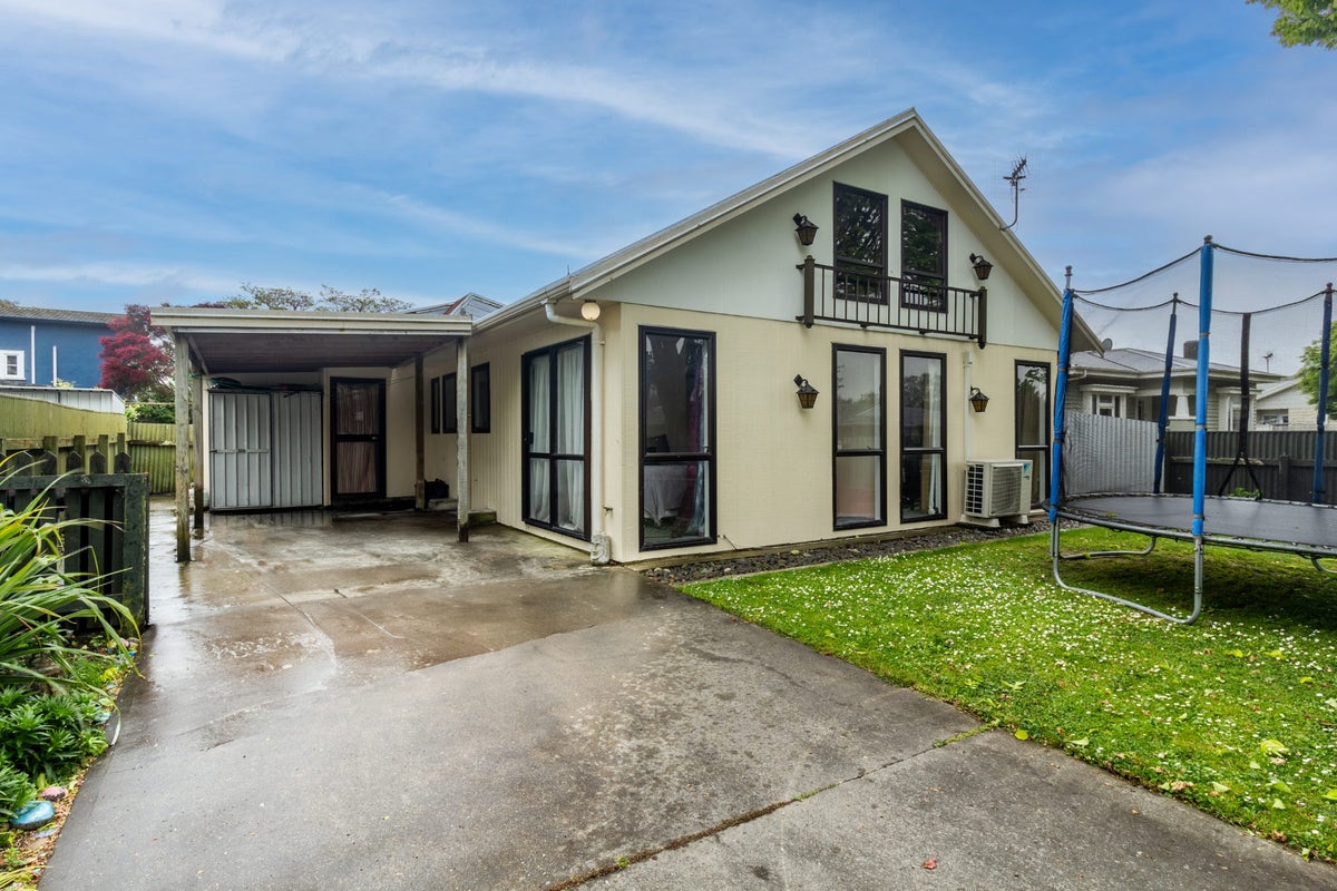 100 Sylvan Road, Parkvale, Hastings - Carousel 1