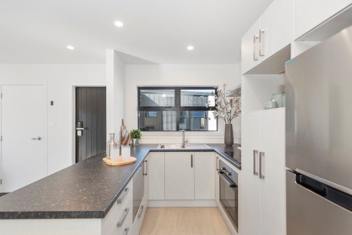 4/35 Bruce Avenue, Glenview, Hamilton - Carousel 2