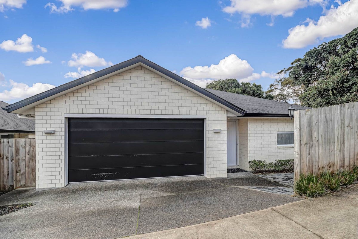 145 Cook Street, Howick, Auckland - Carousel 1