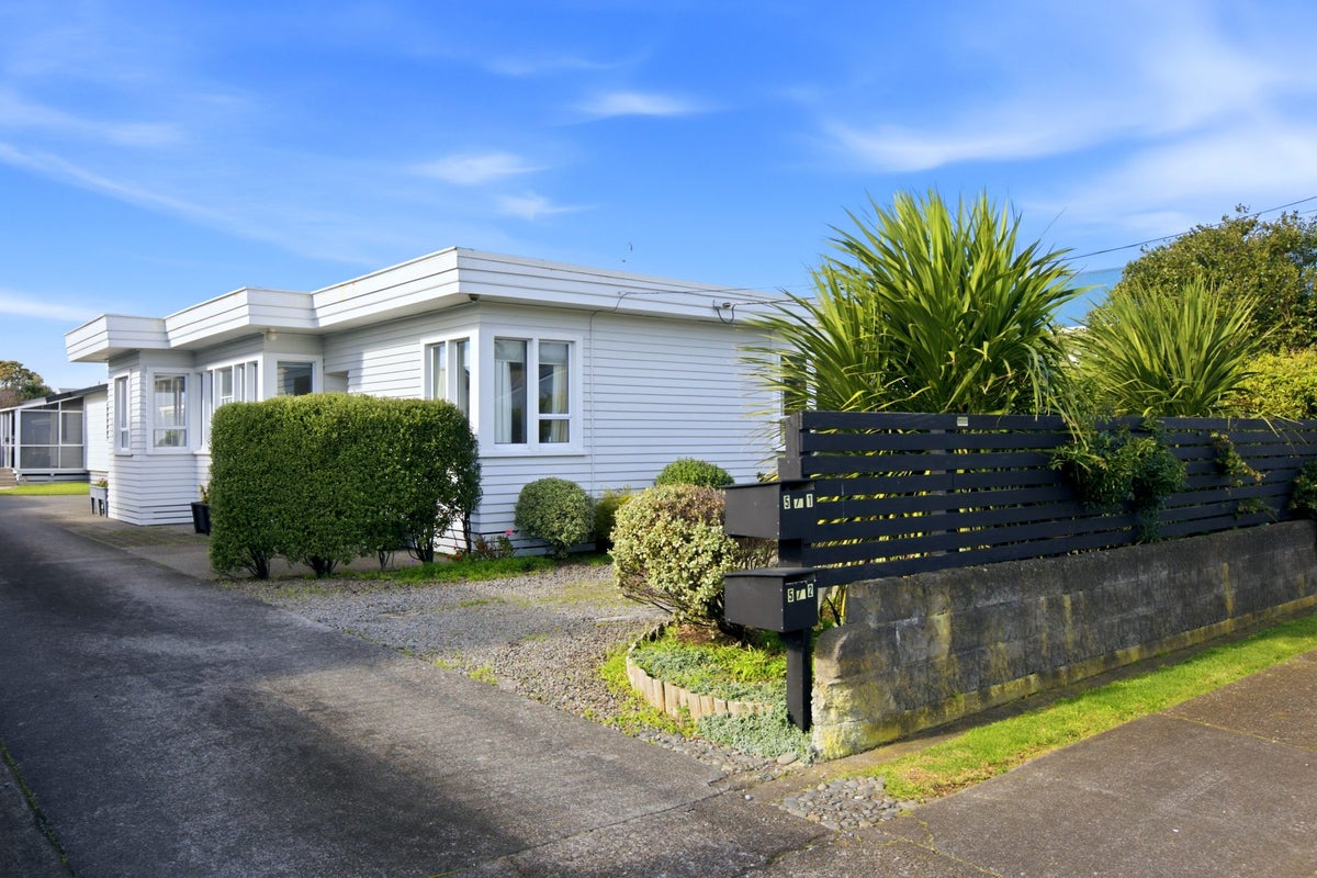 1/5 Rainsford Street, Moturoa, New Plymouth, Taranaki - Carousel 1
