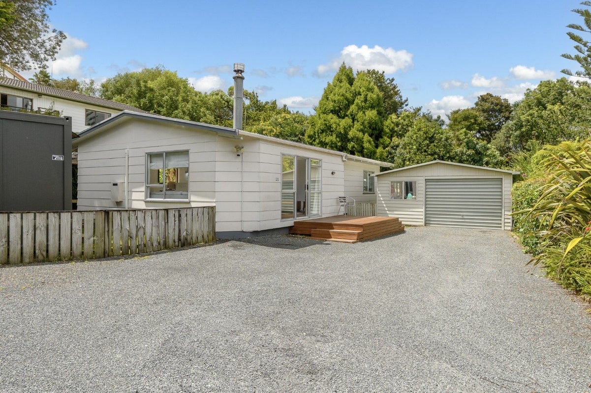 21 Chester Street, Judea, Tauranga - Carousel 1