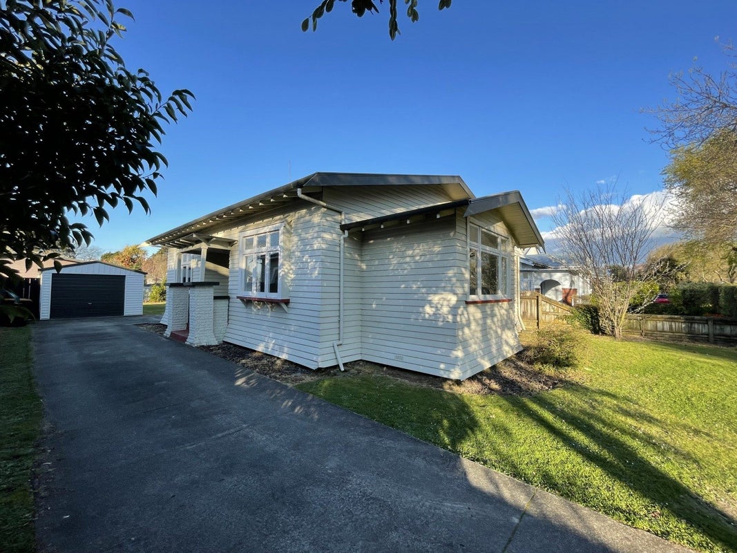 11 Milverton Avenue, Hokowhitu, Palmerston North - Carousel 14
