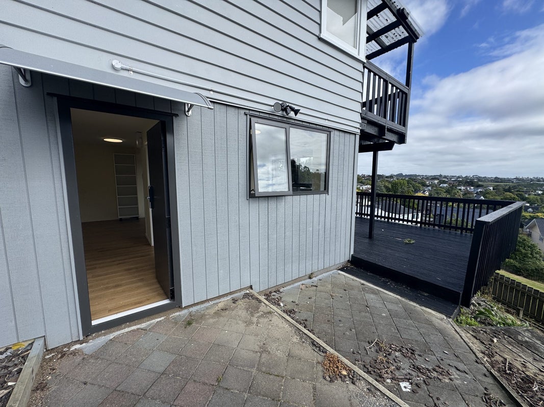575 East Coast Road, Browns Bay, Auckland - Carousel 2