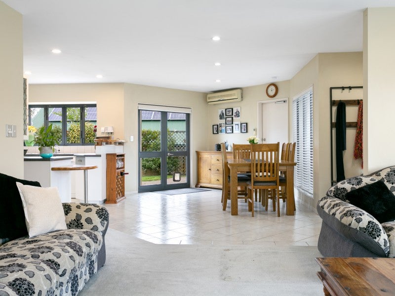 9 Robinson Terrace, Rangatira Park, Taupo - Carousel 2