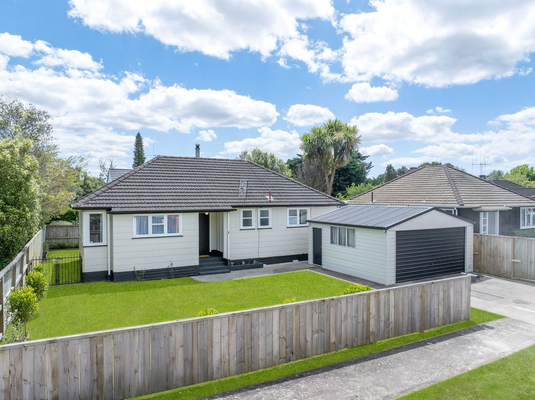 1 Moule Place, Fairfield, Hamilton - Carousel 1