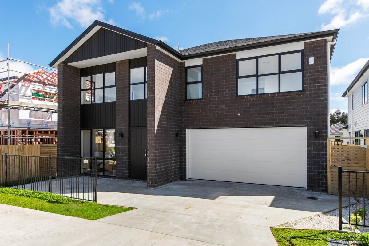 30 Koromeke Street, Flat Bush, Auckland - Carousel 1