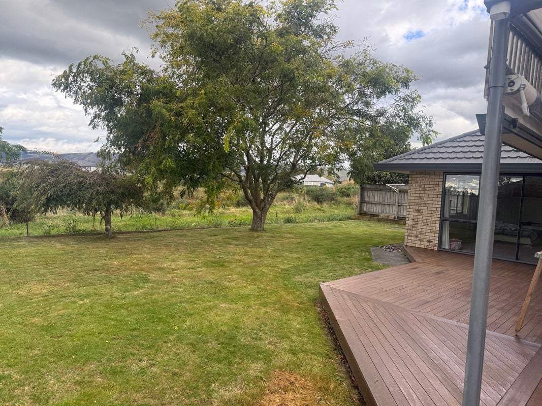 147 Pacific Drive, Fitzherbert, Palmerston North - Carousel 13