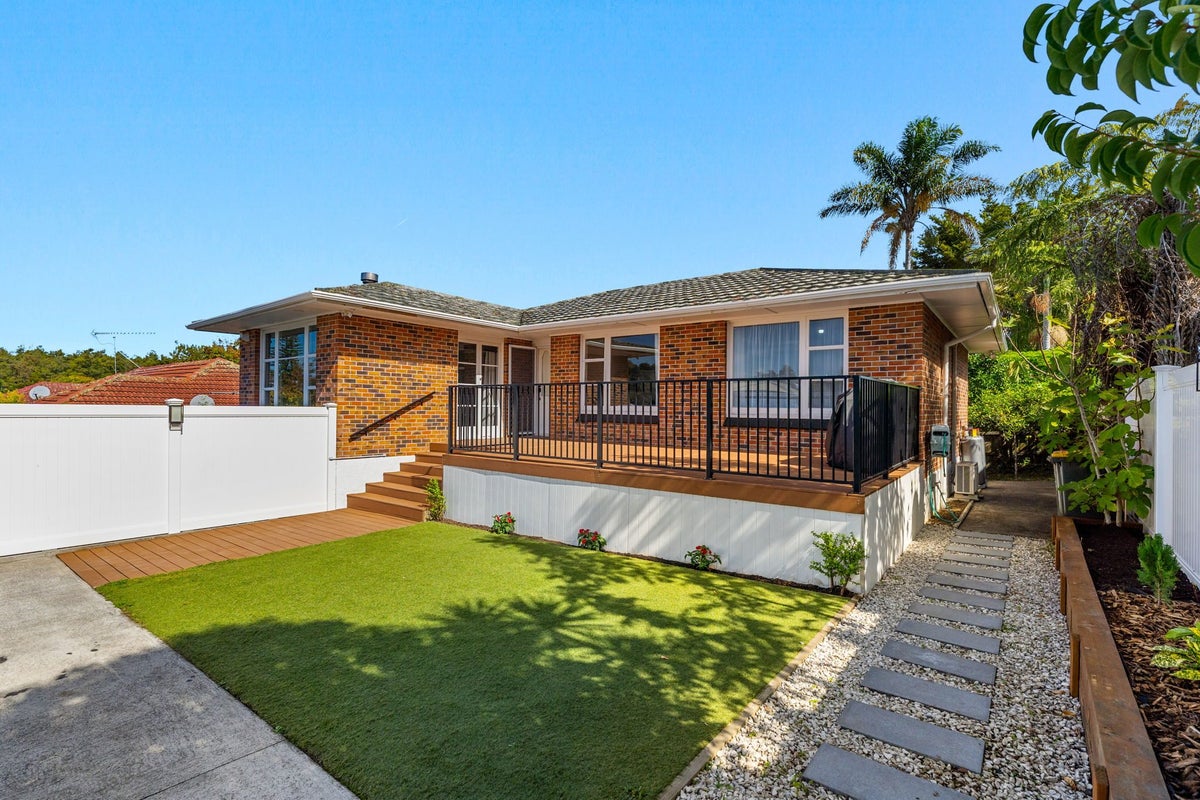 1/10 Stanaway St, Hillcrest, North Shore City - Carousel 2