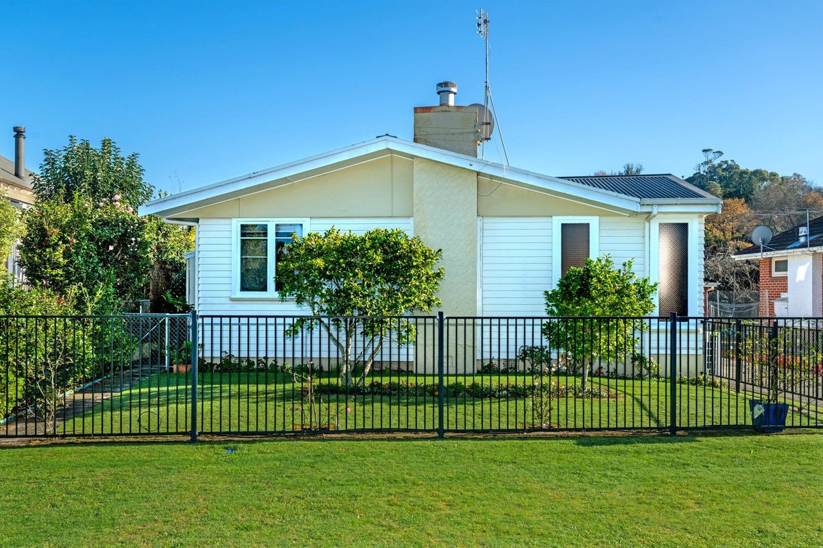 14 Kennedy Street, Mangapapa, Gisborne - Carousel 2