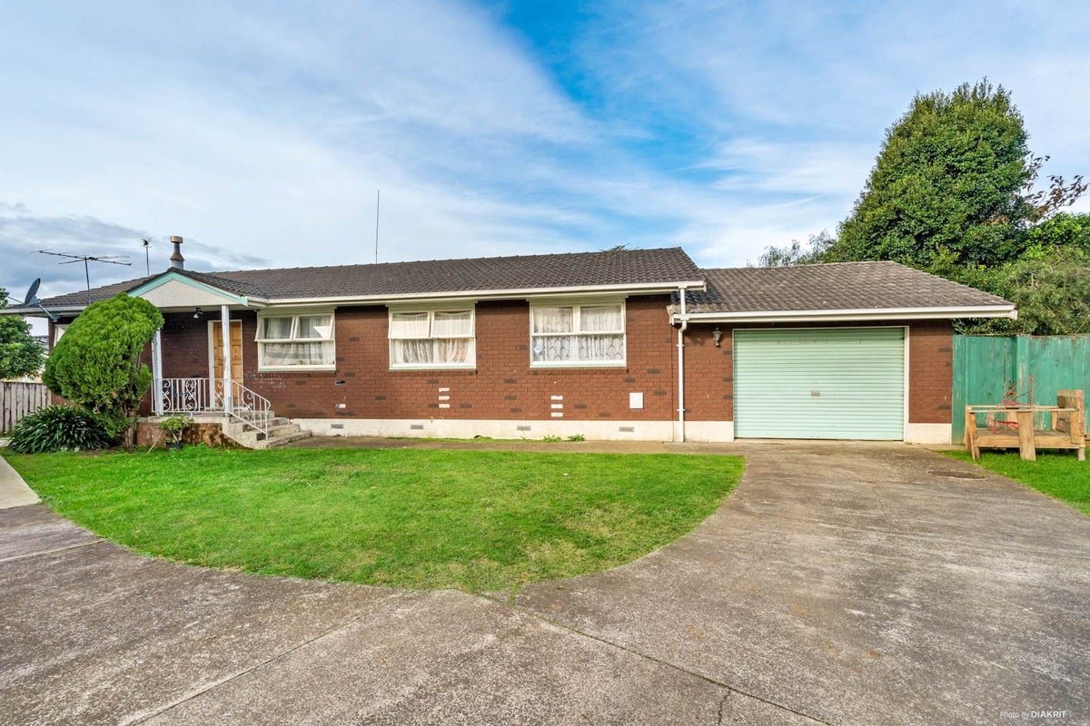 71 Beeston Crescent, Manurewa, Auckland - Carousel 1