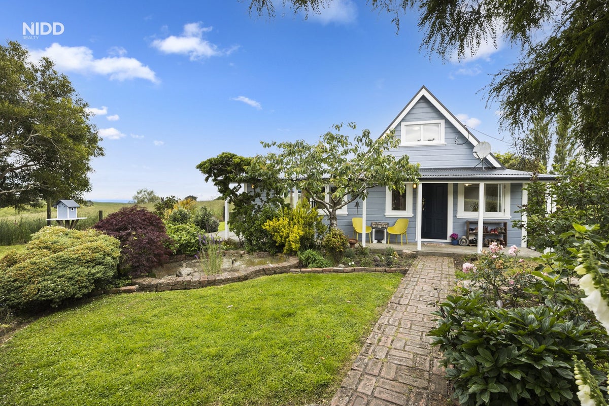 9 Palmer Street, Warrington, Dunedin, Otago - Carousel 1